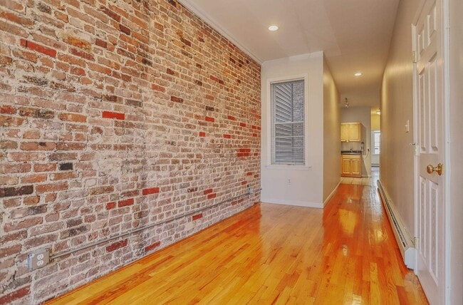 Photo - 273 Webster Ave