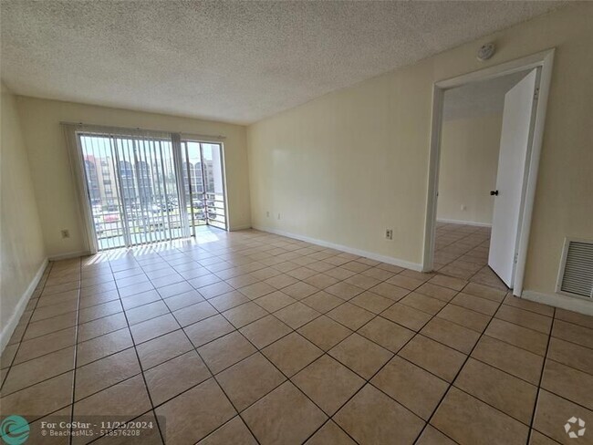 Building Photo - 2800 NW 56th Ave Unit F-304 Rental