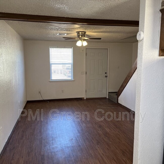 Photo - 404 E Redwood St