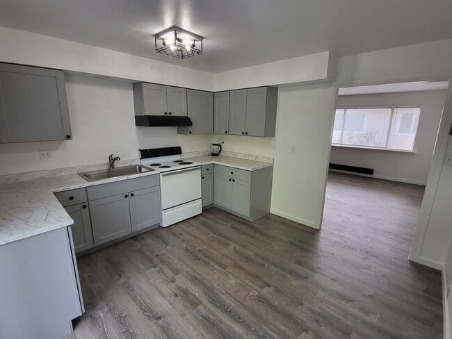 Photo - 1330-1350 Rogue River Hwy Unit 1344