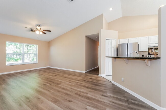 Photo - 5141 Willow Pond Rd W