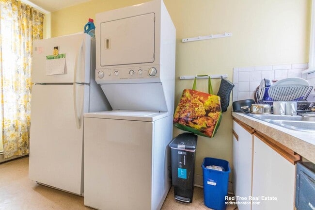 Photo - 1 S Whitney St