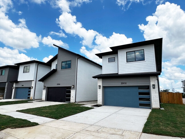 Photo - Logan Square