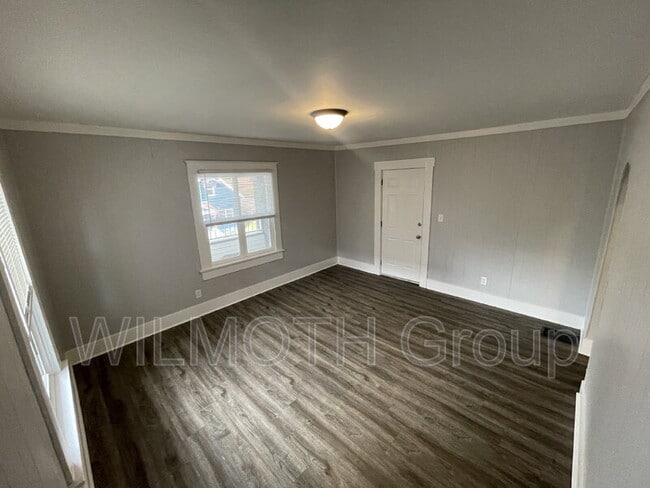 Photo - 129 W Hendricks St Unit 2