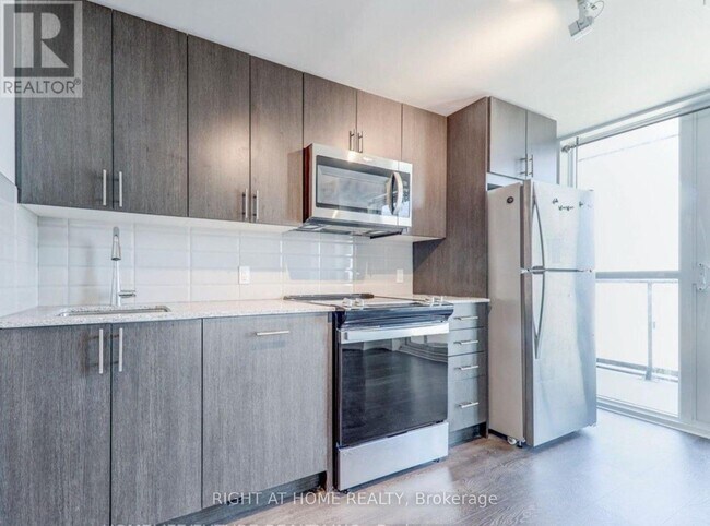 Photo - 2550 Simcoe St N Unit 1207