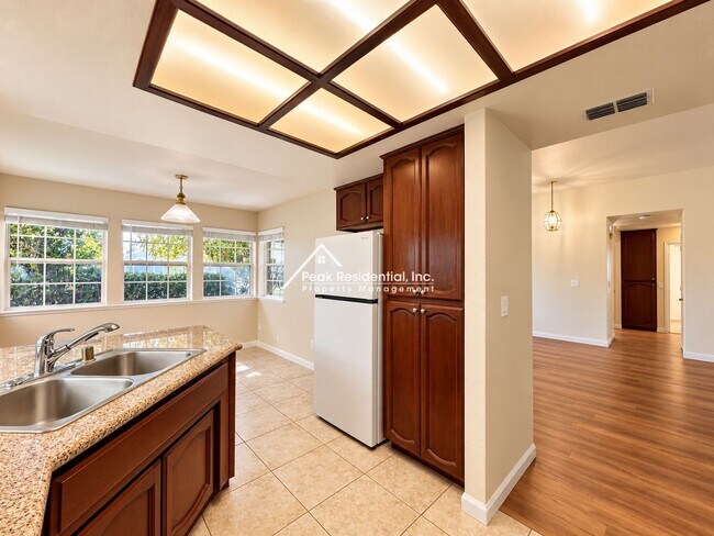 8561 Vintage Park Dr