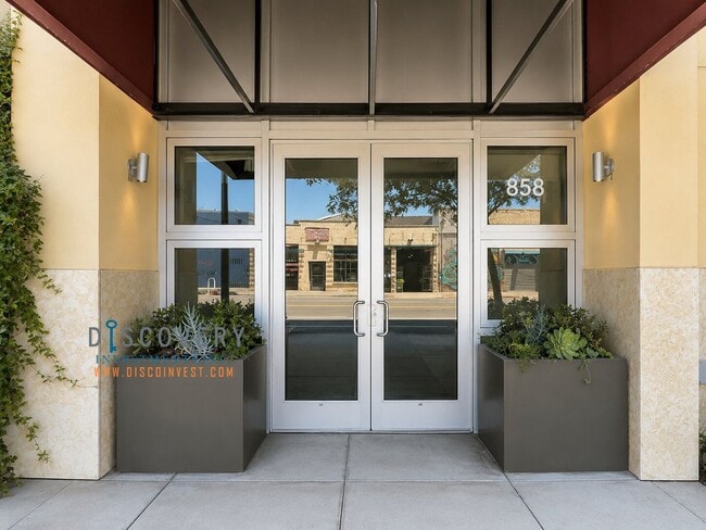 Photo - Modern Live/Work Loft At Market Square In Old Oakland Unit 858