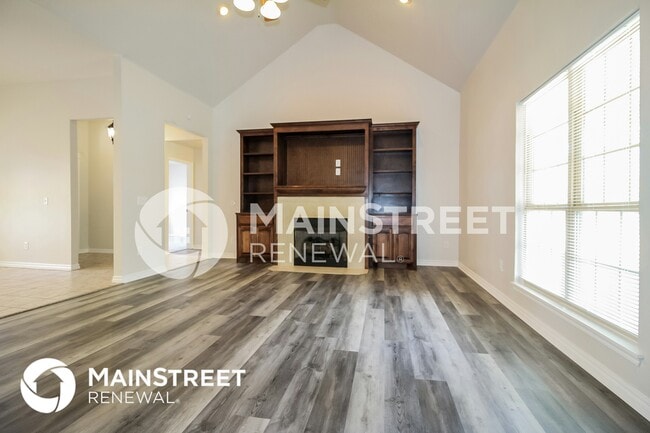 Photo - 2660 Clarke St