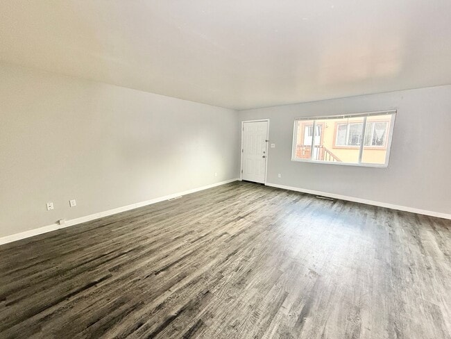 Photo - 990 Westmoreland Rd Unit B