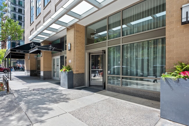 2 E Erie St
