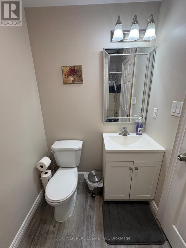 Photo - 963 Hampton Crescent