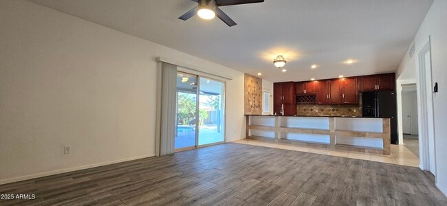 Photo - 2132 E Oxford Dr