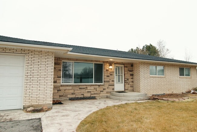 Photo - Spacious 6 Bed / 3 Bath Home in Rigby!