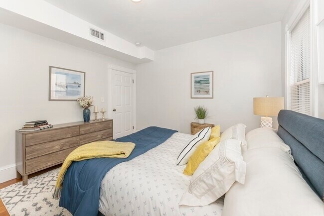 Photo - 172 Boylston St Unit 303