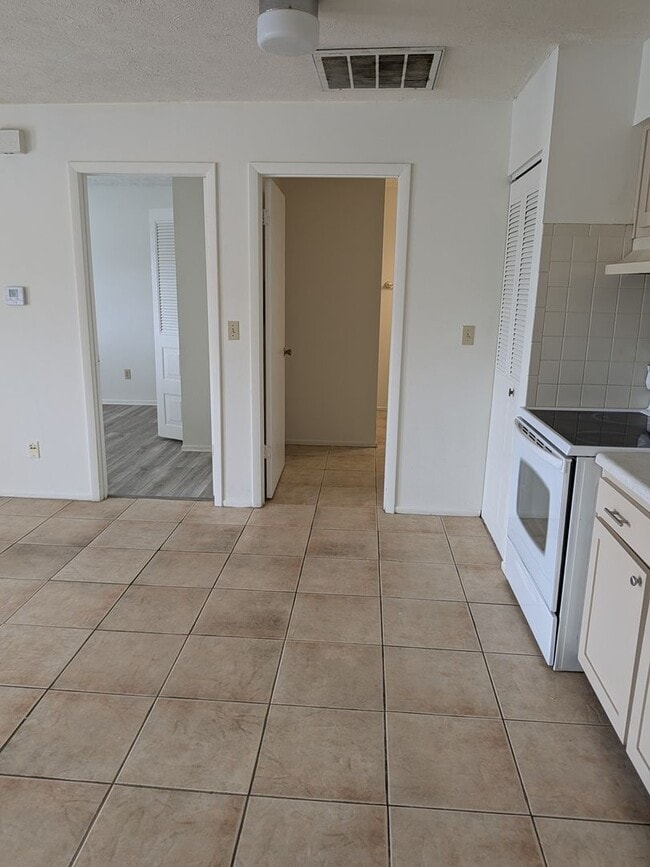 Photo - 1 bed/1 bath $1000/month in Dade City!