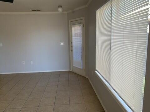 Photo - 305 N Chicago Ave