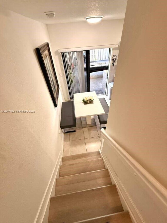 Photo - 470 NE 12th St