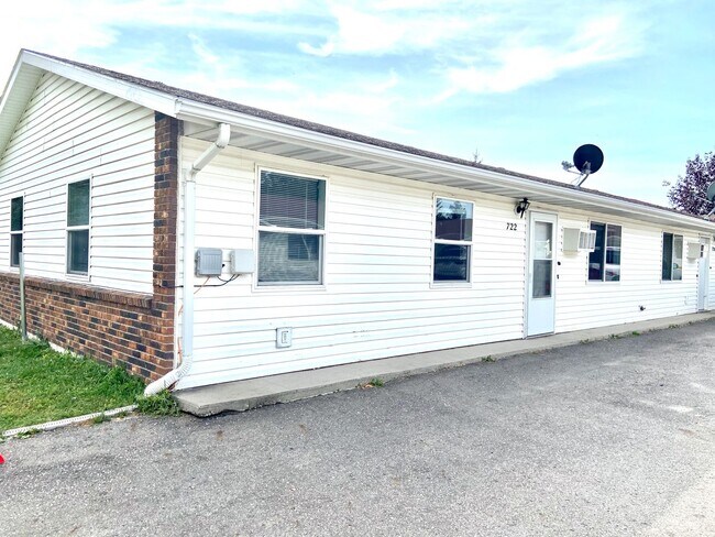 3 Bedroom Duplex in North Fargo! - 3 Bedroom Duplex in North Fargo!