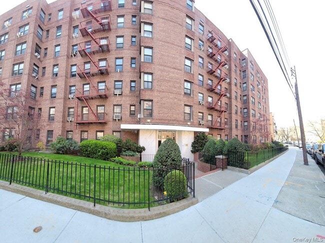 Building Photo - 141-60 84th Rd Unit 4H