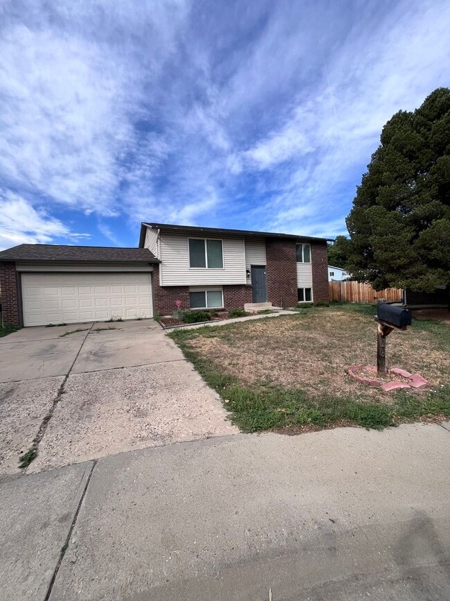 Building Photo - Welcome home to your updated 4-bedroom, 2 ...