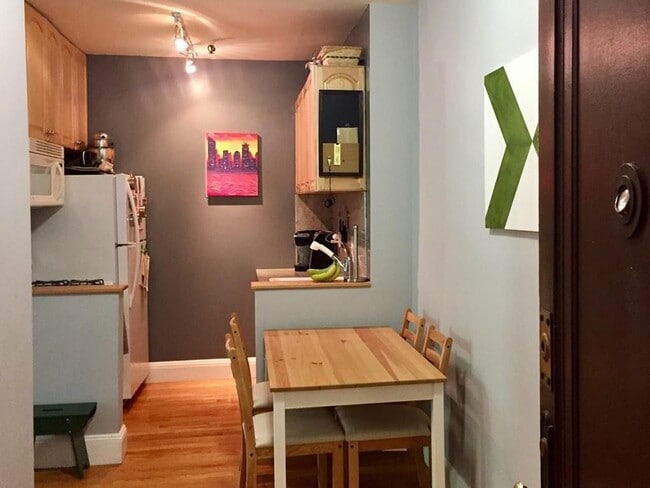 Photo - 62 Empire St