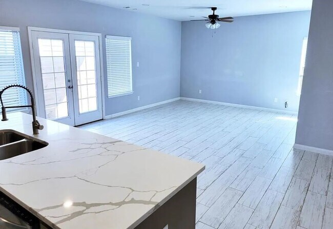 Photo - 8203 Oak Knoll Ln