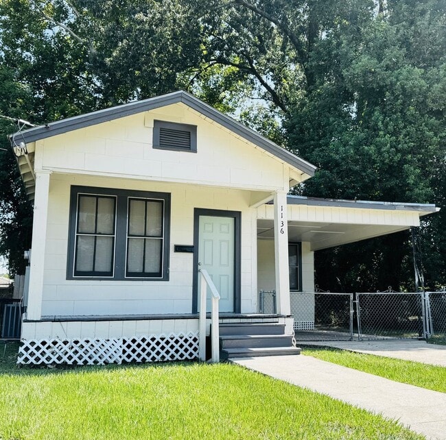 Building Photo - 1136 N 28th St Rental
