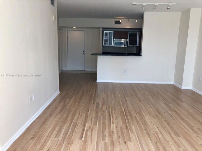 Photo - 18800 NE 29th Ave