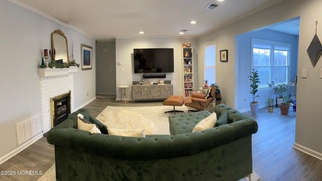 Photo - 157 Frontier Way
