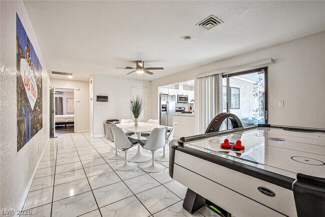 Photo - 1505 Hialeah Dr
