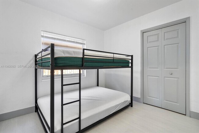 Photo - 775 NW 96th St Unidad A