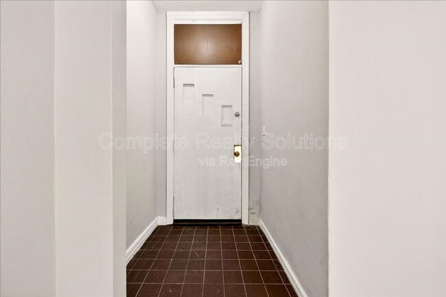 Photo - 205 Schirmer St