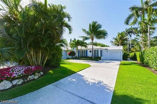 Building Photo - 92 10th Ave S