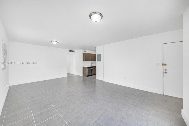 Photo - 740 81st St Unidad 2