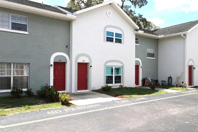 Building Photo - 5712 Townhouse Dr