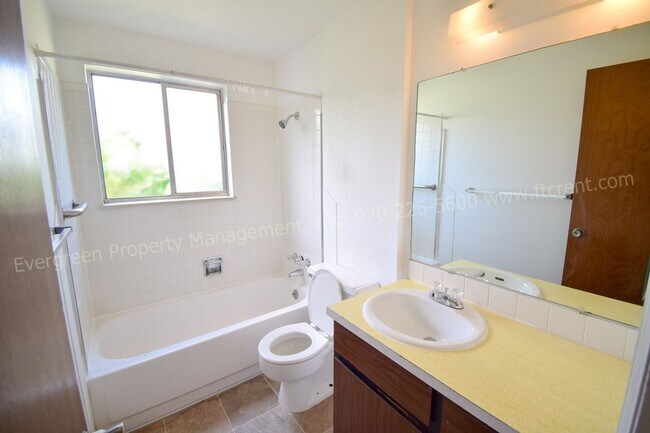 Photo - 1724 Larch St Unidad #1