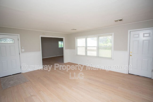 Photo - 11 Sedgwick Ln