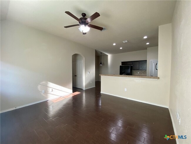 Photo - 688 Creekside Cir