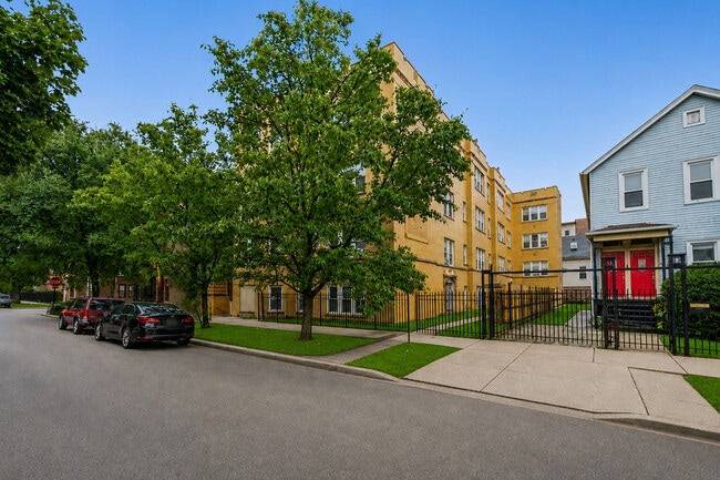 Building Photo - 3041 W George St Unit 3S
