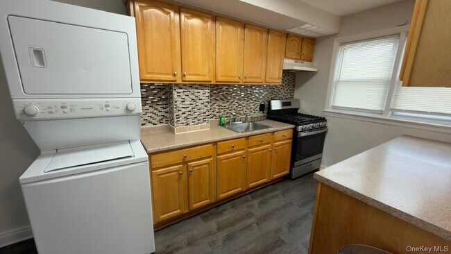 Photo - 153-25 77th Rd