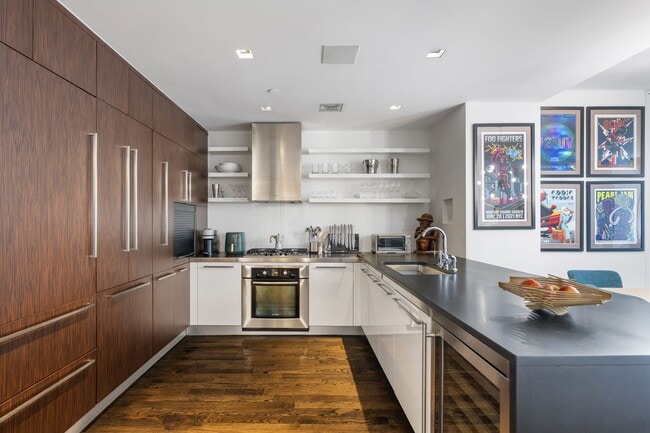 Photo - 133 W 22nd St