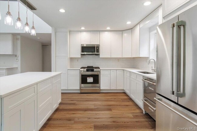 Photo - 2 Winterberry Ln