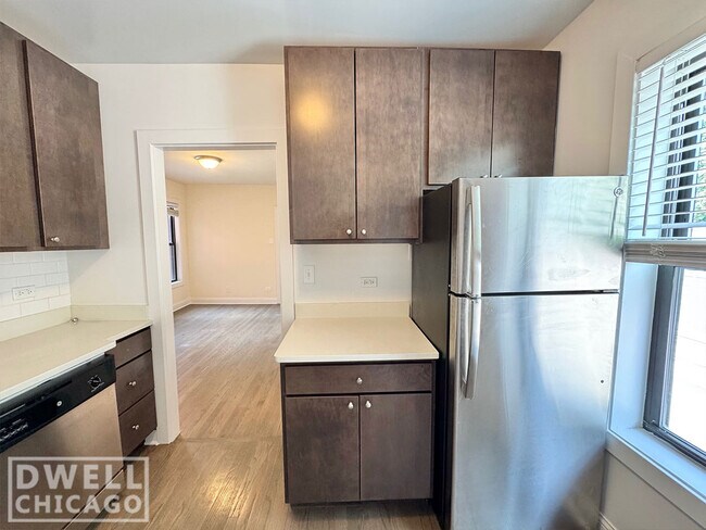 Photo - 2639 N Spaulding Ave Unidad S