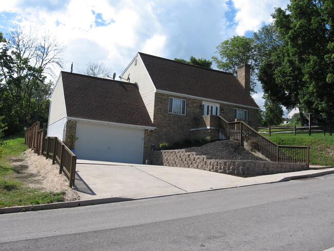 Photo - 1815 N 6th Ave