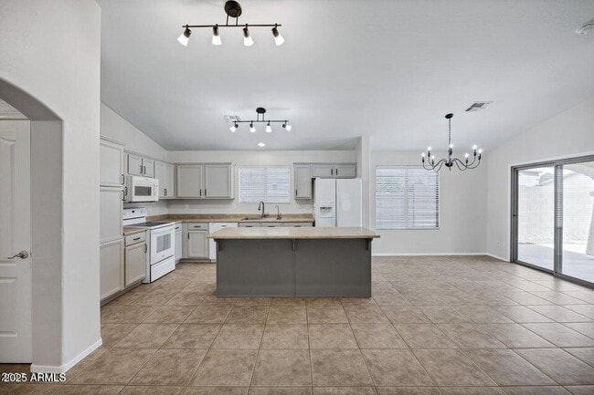 Photo - 2943 E Mead Dr