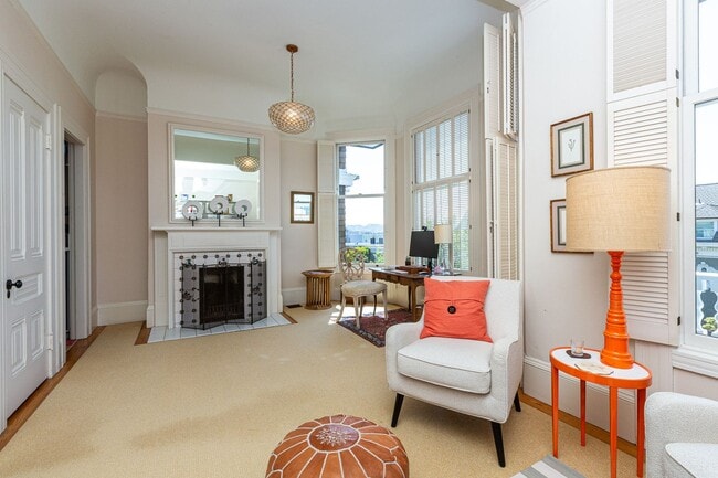 Photo - HUGE 5+BR/4.5BA Four Story Presidio Hts./ Laurel Village Home! Garage! Flat Yard!  PROGRESSIVE