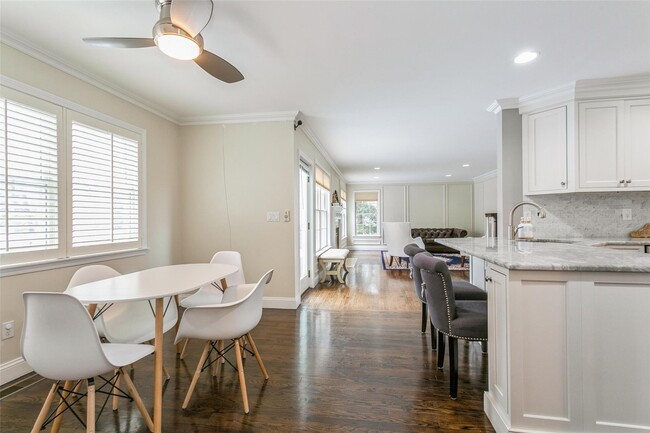 Photo - 10 Applegate Way House