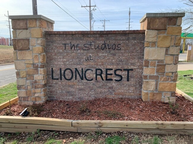Photo - Lioncrest Apartments Unit 926 N Goetz Blvd #15