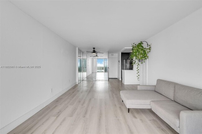 Photo - 6900 Bay Dr Unit 11F