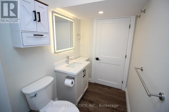 Photo - 3008 Young Ave Unité 2